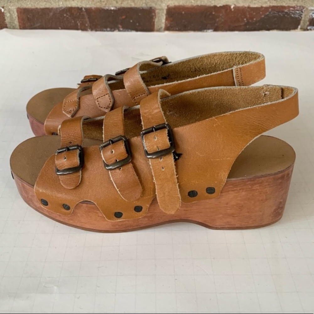 Vintage girl sandals